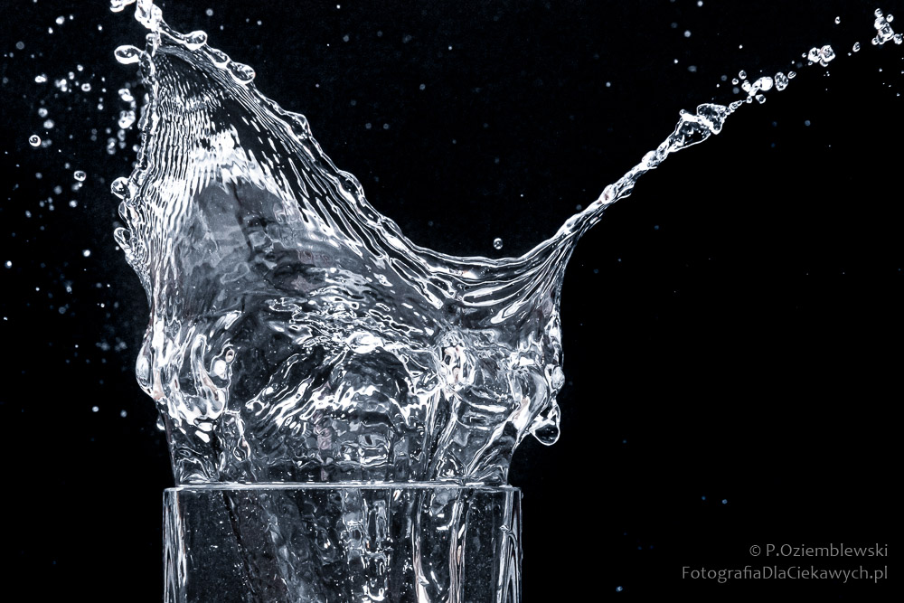 Zamrożony rozprysk wody